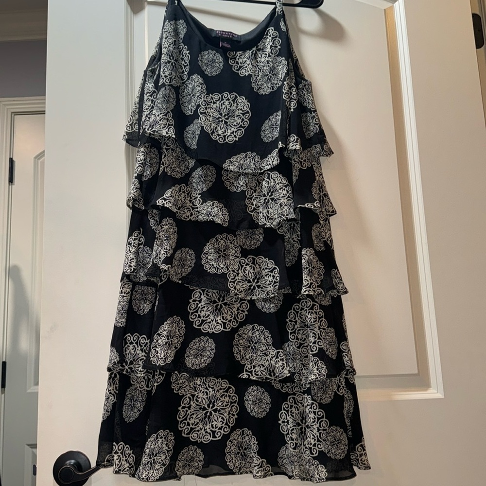 Gorgeous black dress.